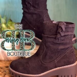 Very G Black Ankle Boots with Braided Detail